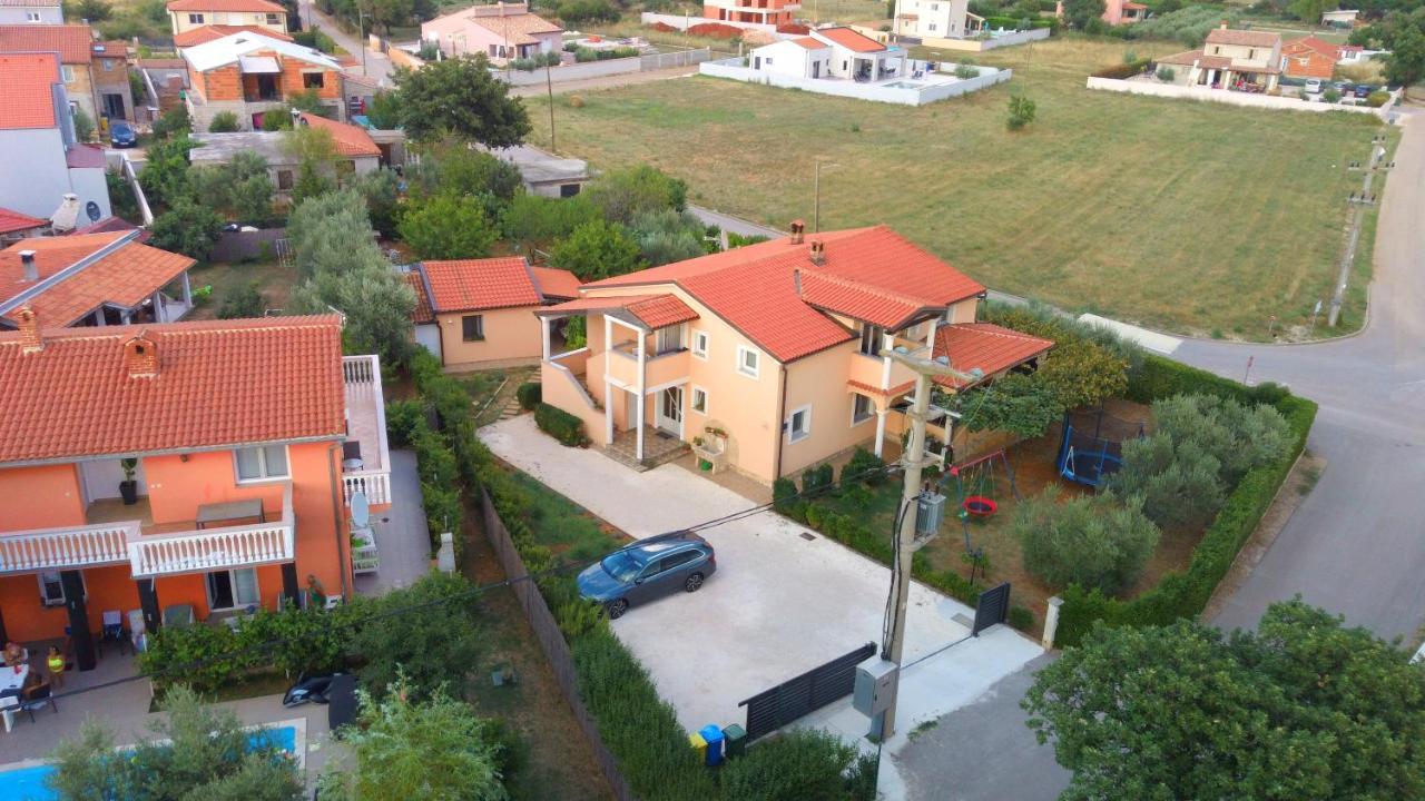 Spacious Apartment With Parking&Garden Marčana 外观 照片