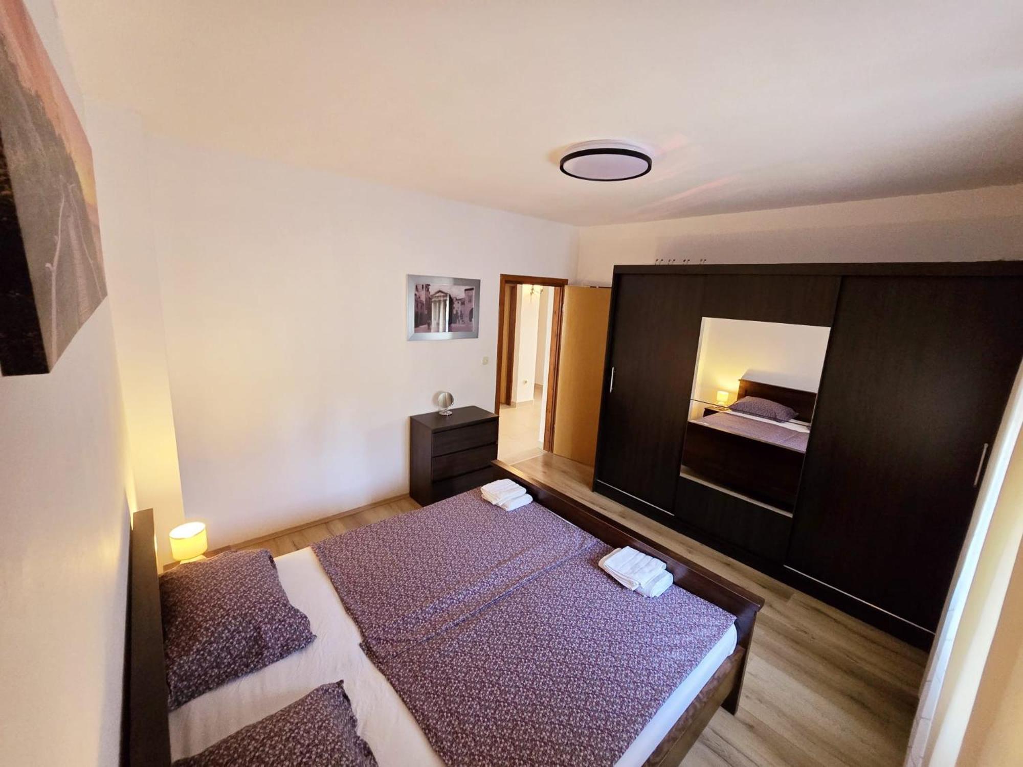 Spacious Apartment With Parking&Garden Marčana 外观 照片